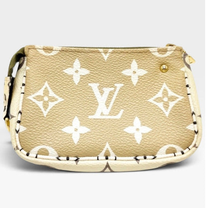 Louis Vuitton Monogram Giant Micro Pochette Accessories Green/Beige